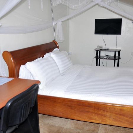 Sandton Hotel Kasese Zewnętrze zdjęcie