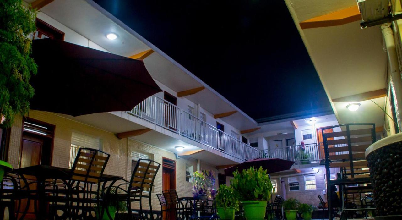 Sandton Hotel Kasese Zewnętrze zdjęcie