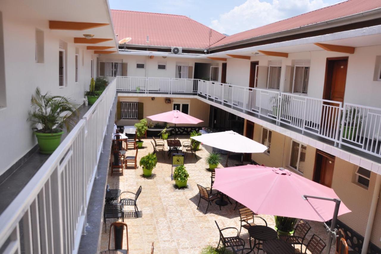 Sandton Hotel Kasese Zewnętrze zdjęcie