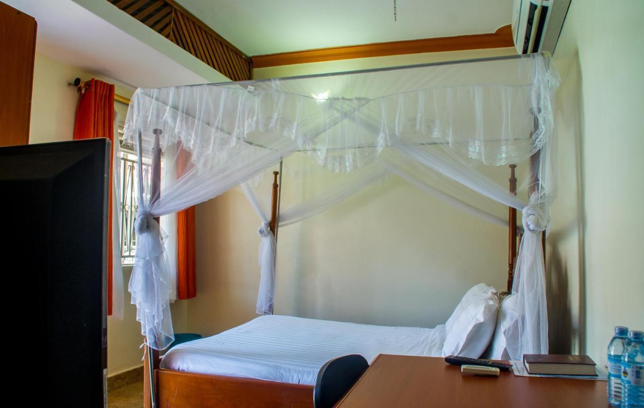 Sandton Hotel Kasese Zewnętrze zdjęcie