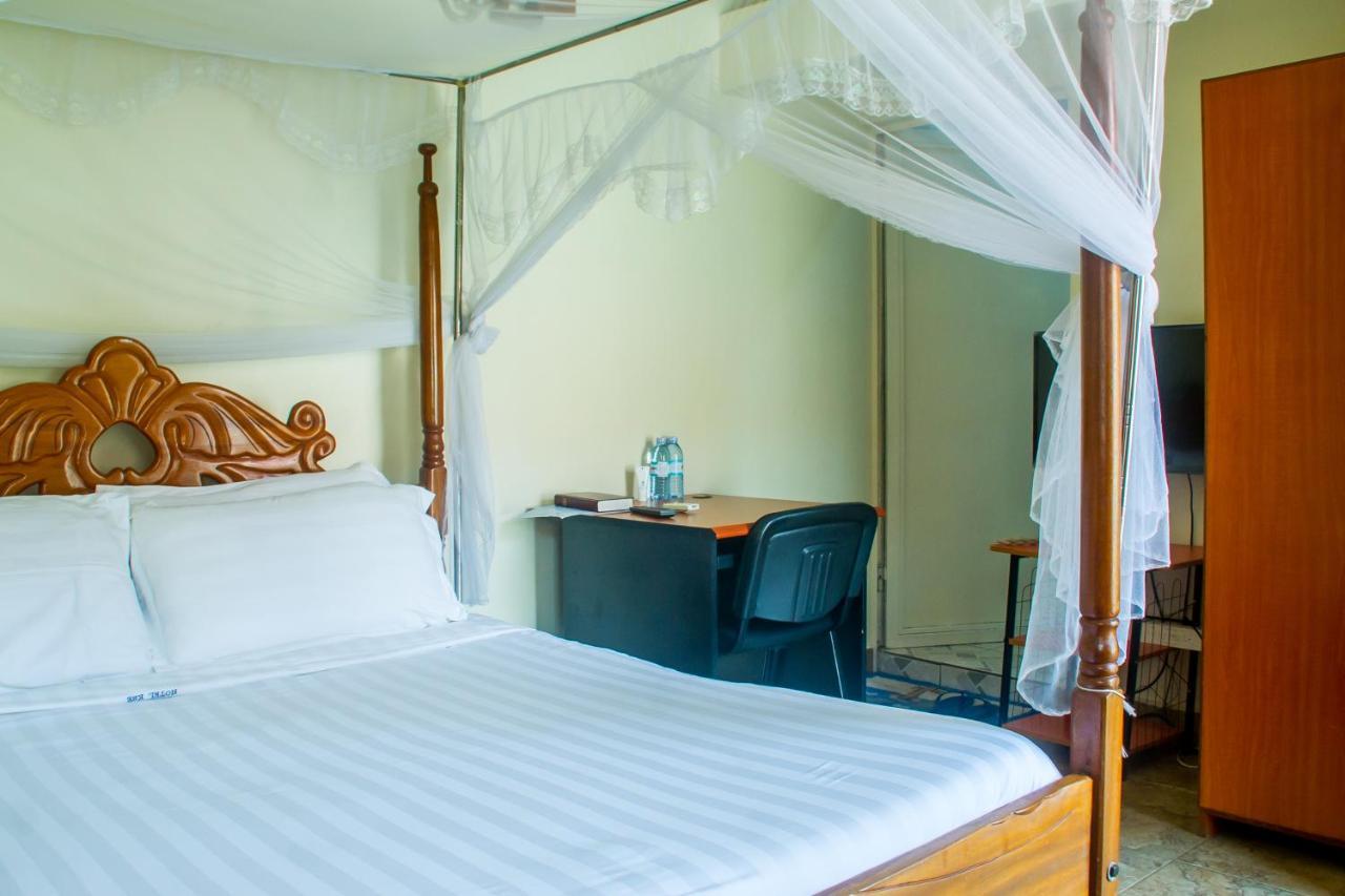 Sandton Hotel Kasese Zewnętrze zdjęcie