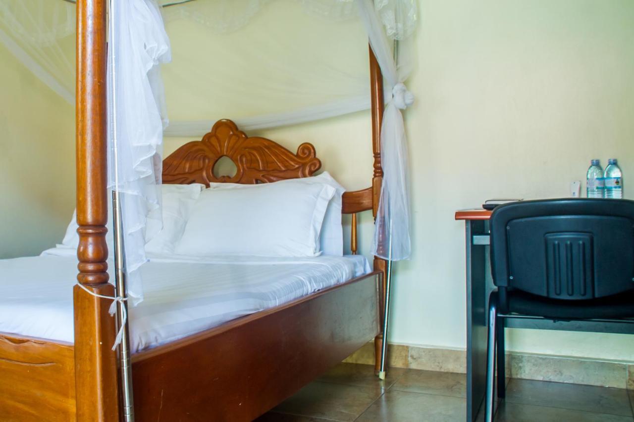 Sandton Hotel Kasese Zewnętrze zdjęcie