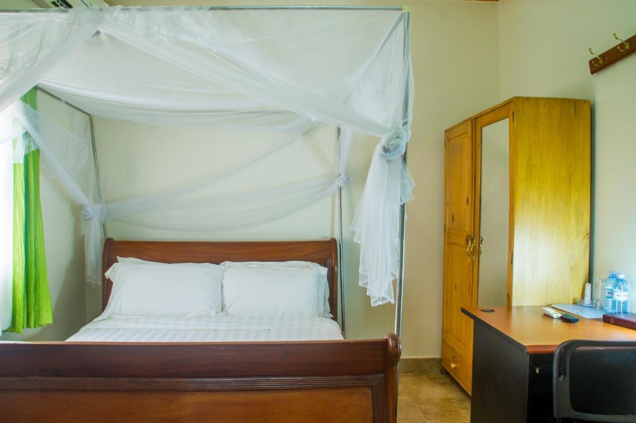 Sandton Hotel Kasese Zewnętrze zdjęcie