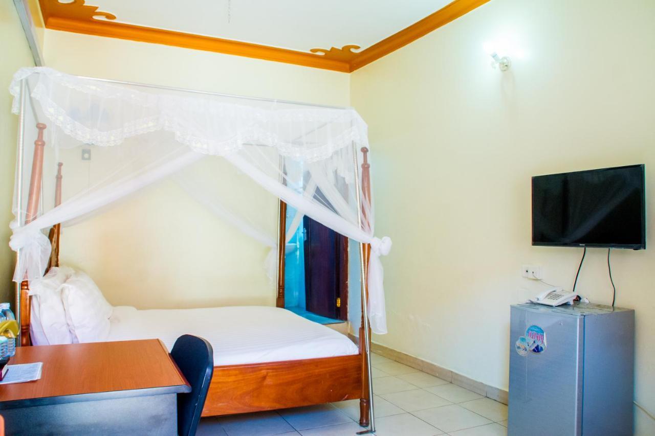 Sandton Hotel Kasese Zewnętrze zdjęcie
