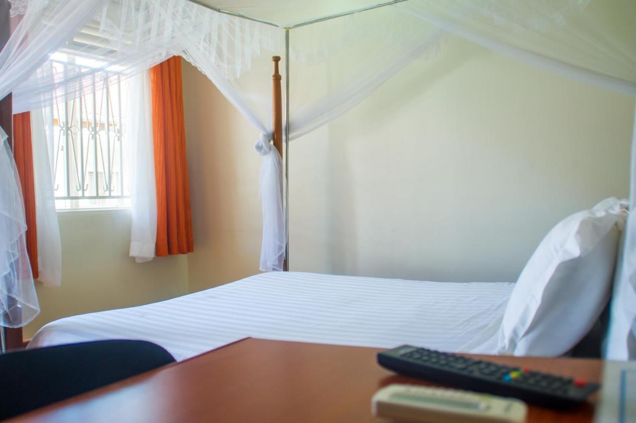 Sandton Hotel Kasese Zewnętrze zdjęcie