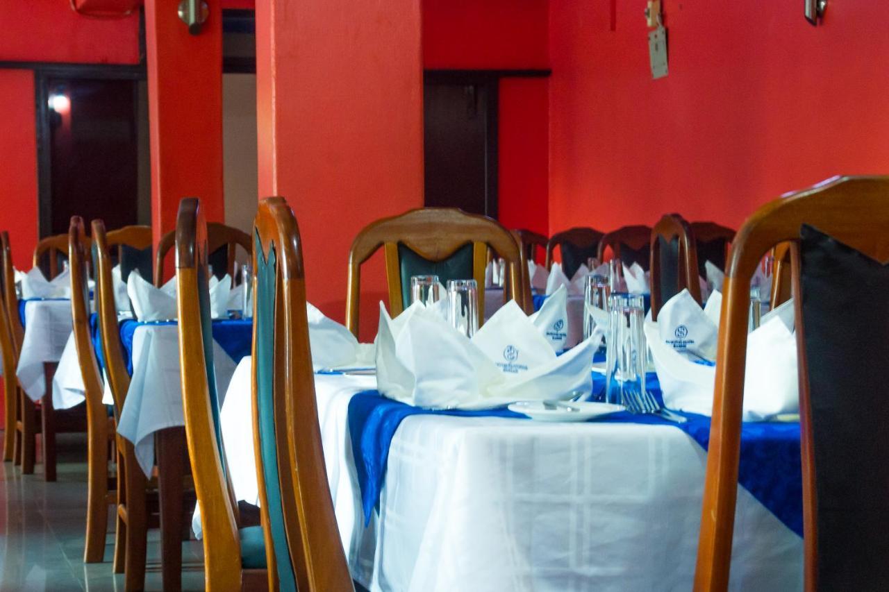 Sandton Hotel Kasese Zewnętrze zdjęcie