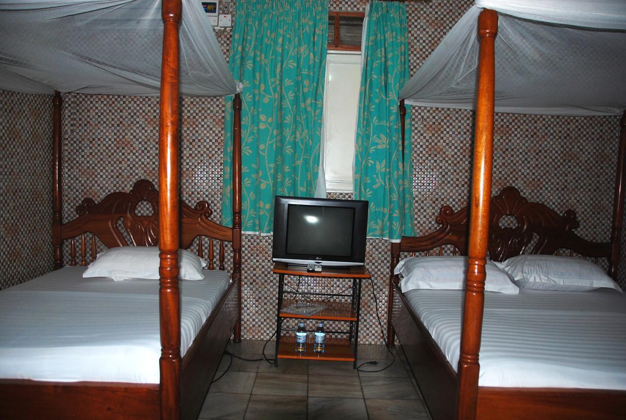 Sandton Hotel Kasese Zewnętrze zdjęcie