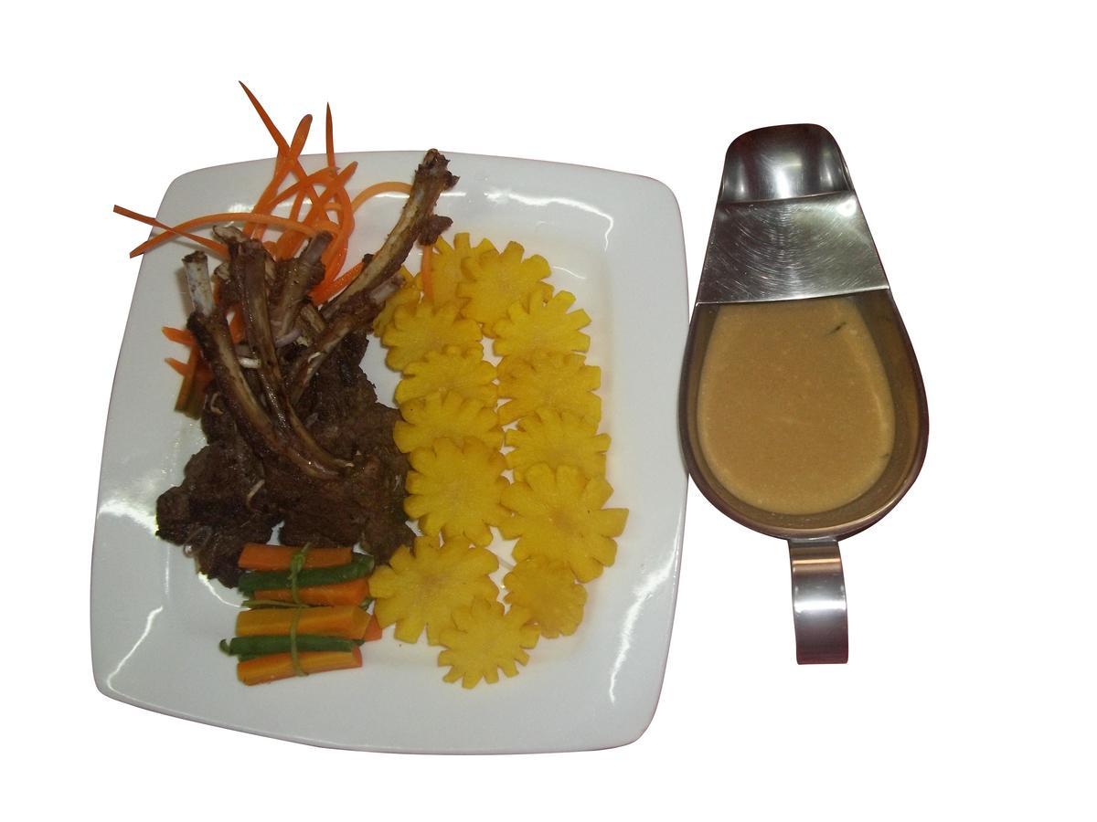 Sandton Hotel Kasese Zewnętrze zdjęcie